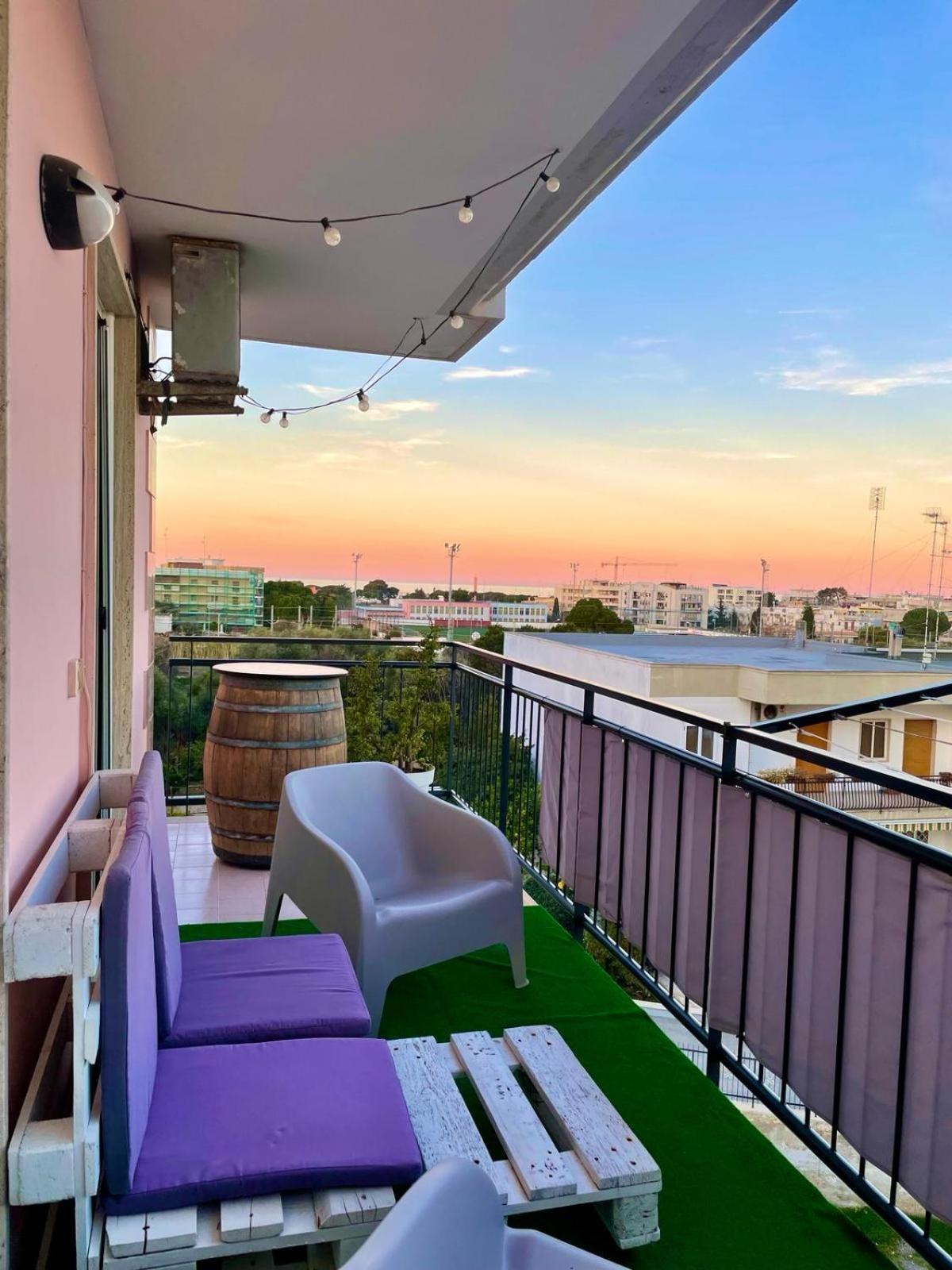Wanderlust House Hotell Bari Exteriör bild