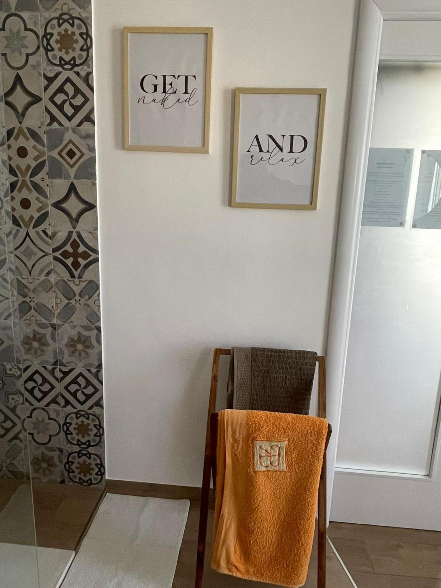 Wanderlust House Hotell Bari Exteriör bild